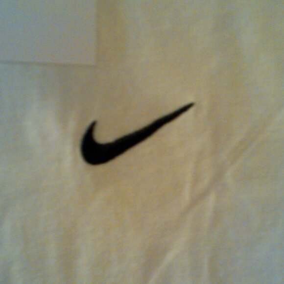 NEW NIKE SPORTSWEAR "Embroidered Swoosh Tee" MEN'S WHITE T-SHIRT L BV0507-100 - Picture 2 of 6